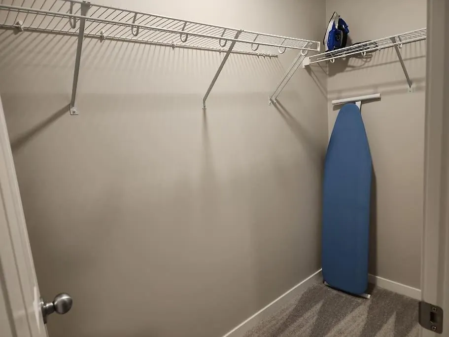 Luxury Villa Home Edmonton Apartament